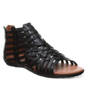 Huaraches Bearpaw  Women Juanita Black sandals Size 8